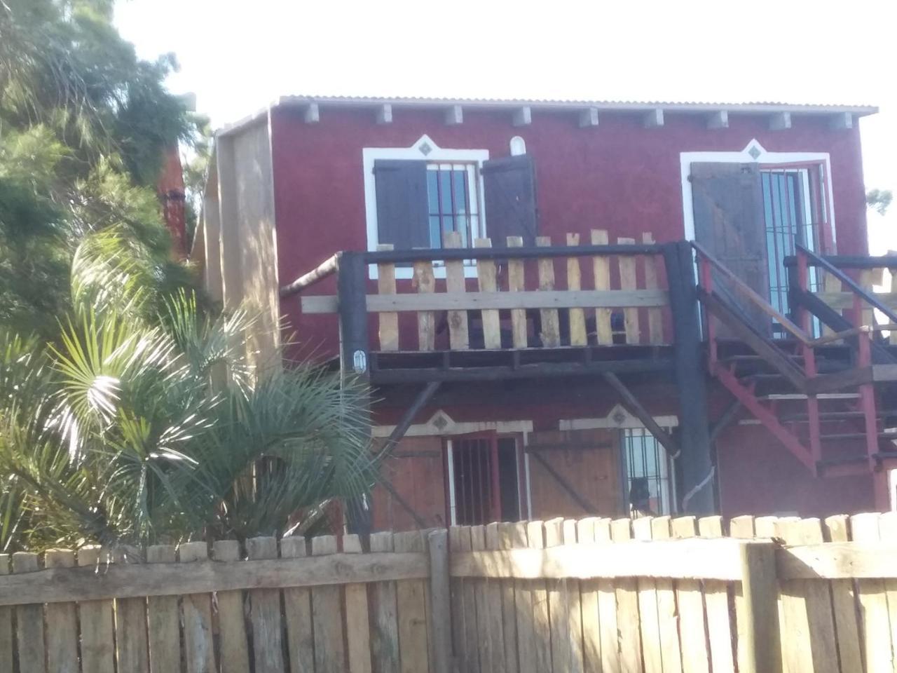 Casa De Huespedes Amigos Del Diablo Hotel Пунта Дел Диабло Екстериор снимка